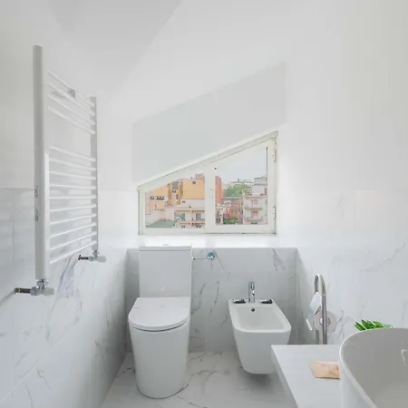 Adelante San Giovanni 게스트하우스 4*