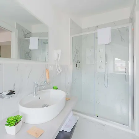 Adelante San Giovanni 게스트하우스 로마