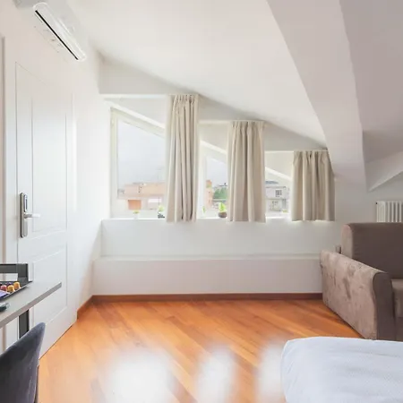 Adelante San Giovanni 게스트하우스