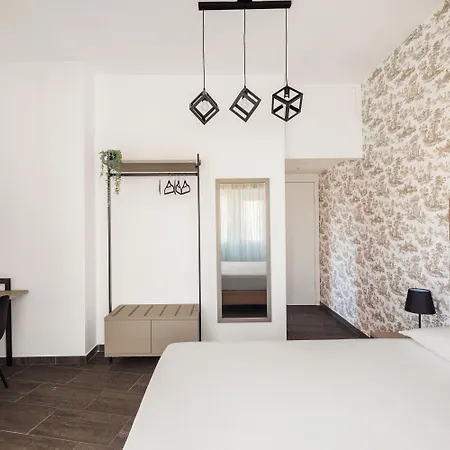 게스트하우스 Adelante San Giovanni 4*