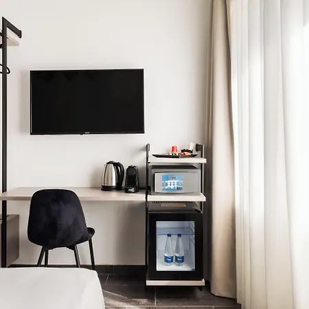 게스트하우스 Adelante San Giovanni 4*