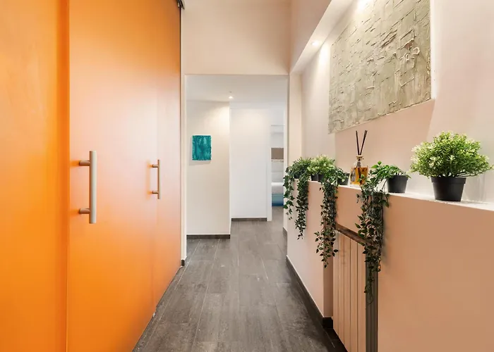 Adelante San Giovanni Guest house 4*