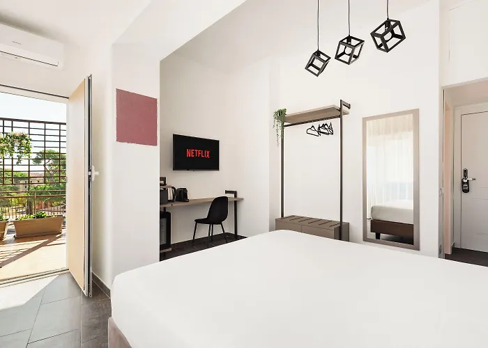 Adelante San Giovanni Guest house 4*